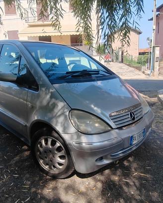 Mercedes Classe A passo lungo per neo patentati