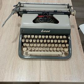 Macchina da scrivere everest