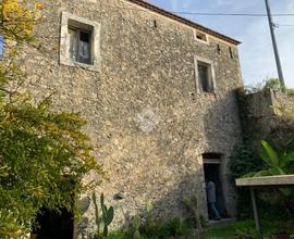 CASA DI CORTE A CASALVIERI