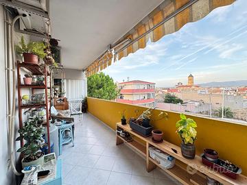 Ampio trivano con ascensore e posto auto