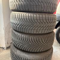 4 Cerchi in lega R16  con 3 gomme da neve  195/55