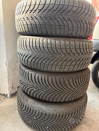 4 Cerchi in lega R16  con 3 gomme da neve  195/55