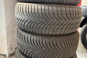 4 Cerchi in lega R16  con 3 gomme da neve  195/55