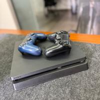 Play station 4 con 2 Joystick