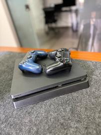 Play station 4 con 2 Joystick