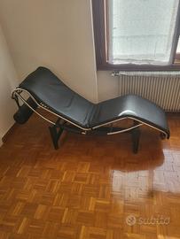 Chaise longue in vera pelle