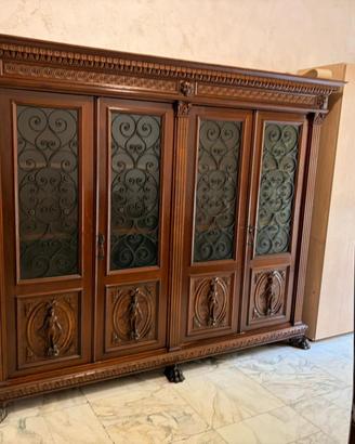 Armadio libreria in legno + scrivania e sedie