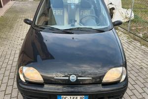 Auto fiat 600 anniversari hp50