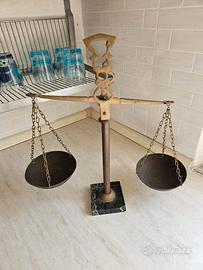 bilancia antica in ottone 