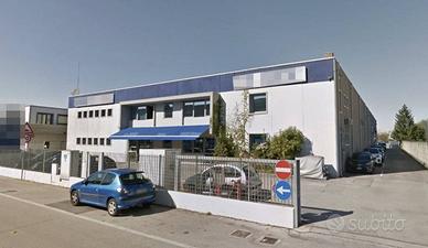 Capannone a Padova, via Grecia, 4