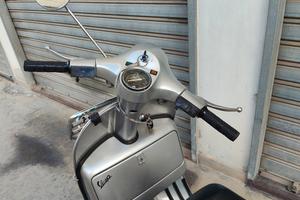 vespa p200e