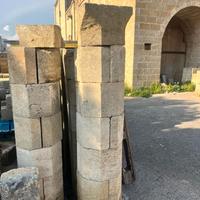 Colonna Ottagonale con Cavitello