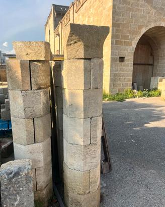 Colonna Ottagonale con Cavitello