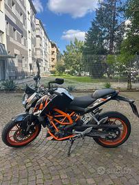 Ktm duke 390 del 2016 con 1100 km