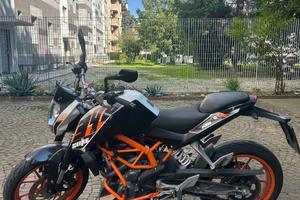 Ktm duke 390 del 2016 con 1100 km