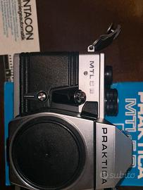 Fotocamera analogica Praktica completa di accessor