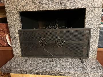 Parascintille (Copricamino) in Ferro Battuto