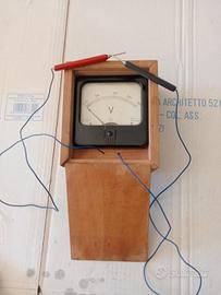 Voltmetro analogico 