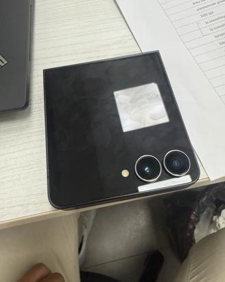 Galaxy z flip 8