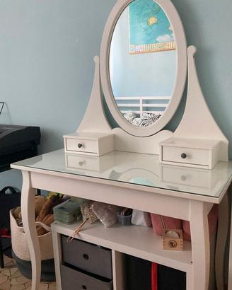 Mobile trucco Ikea