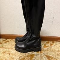 Stivali in ecopelle elasticizzati