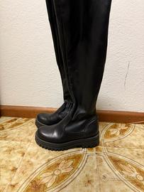 Stivali in ecopelle elasticizzati