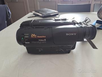 Sony Handycam Video 8 Vintage con 2 Batterie