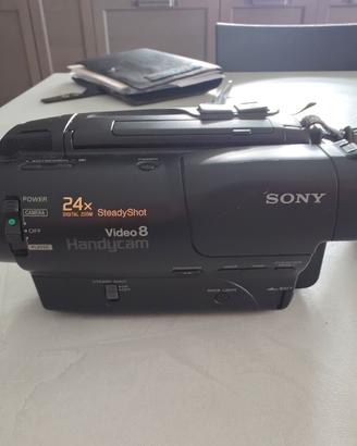 Sony Handycam Video 8 Vintage con 2 Batterie