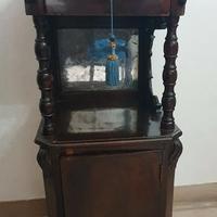 Comodino antico