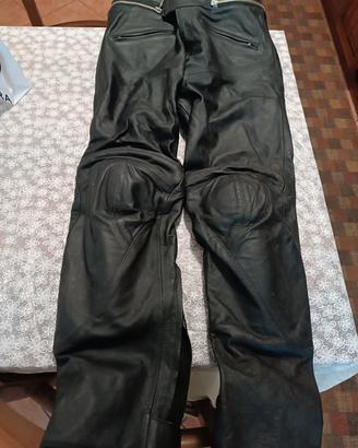 pantalone in pelle per moto