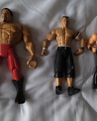 Action figures wrestling