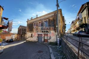 Stabile/Palazzo - Piedimonte Etneo