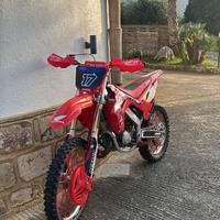Cr 125