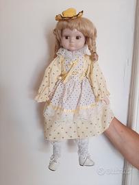 bambola antica da collezione di porcellana 