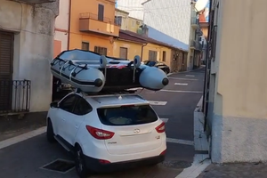 Porta Gommone / Saliscendi tetto auto