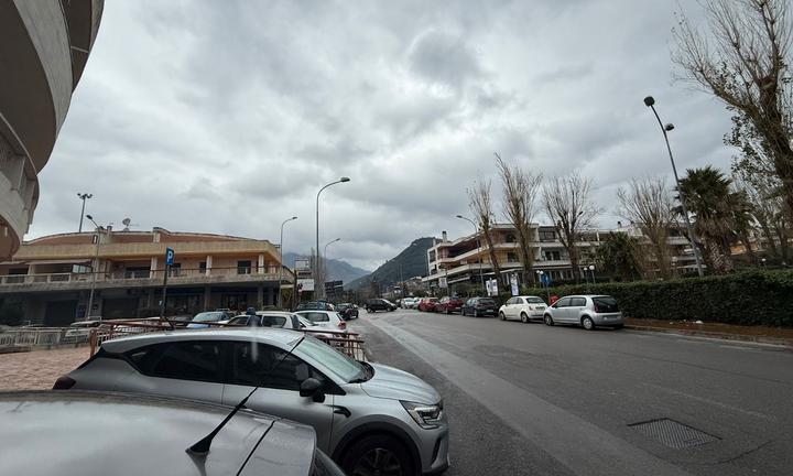 COMMERCIALE Mercato San Severino (SA)