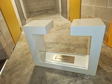 Caminetto a bioetanolo design in acciaio con vetro