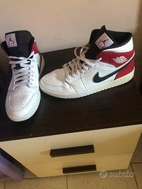NIKE JORDAN