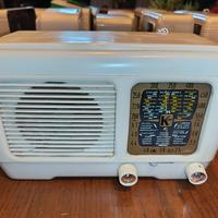 Radio a valvole da comodino
