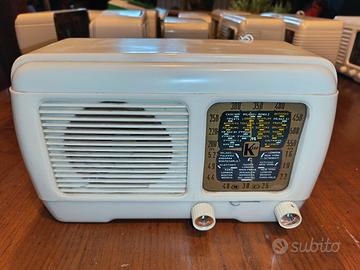 Radio a valvole da comodino