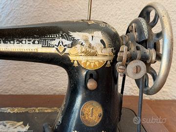 Macchina da cucire d'epoca Singer originale