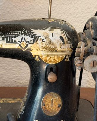 Macchina da cucire d'epoca Singer originale