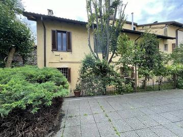 Immobile in asta di 165 m² con 3 locali e box auto