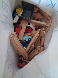 Pista in legno con machinette