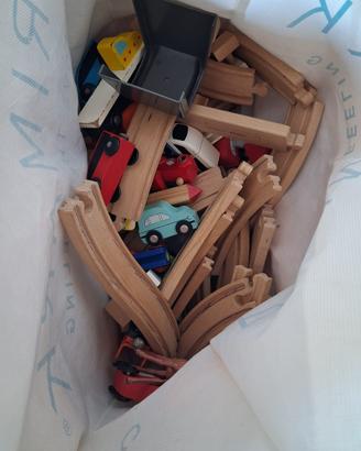 Pista in legno con machinette