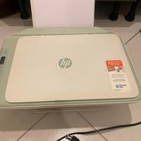 Stampante HP DeskJet 2722e