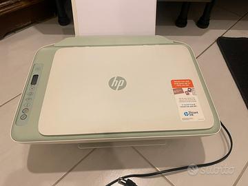 Stampante HP DeskJet 2722e