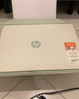 Stampante HP DeskJet 2722e