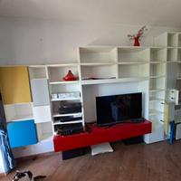 Libreria in legno bianco stile Mondrian