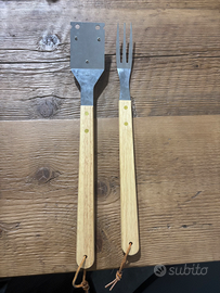 Accessori Barbecue Nuovi – Spazzola + forchettone